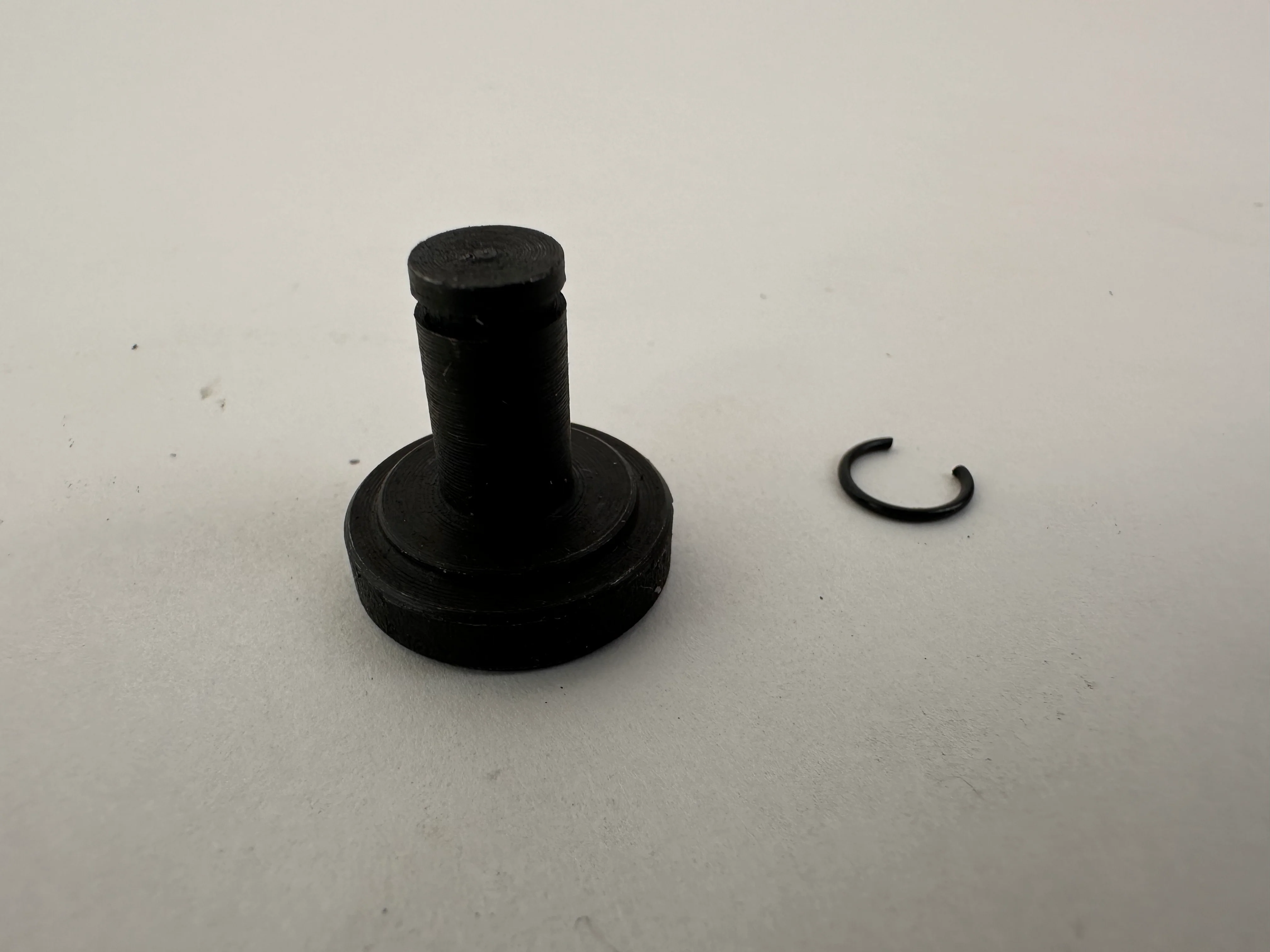 LOWER BLADE GUIDE